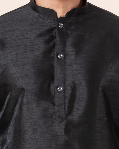 Zavaya Men Black Solid Banarasi Silk Kurta - Dista