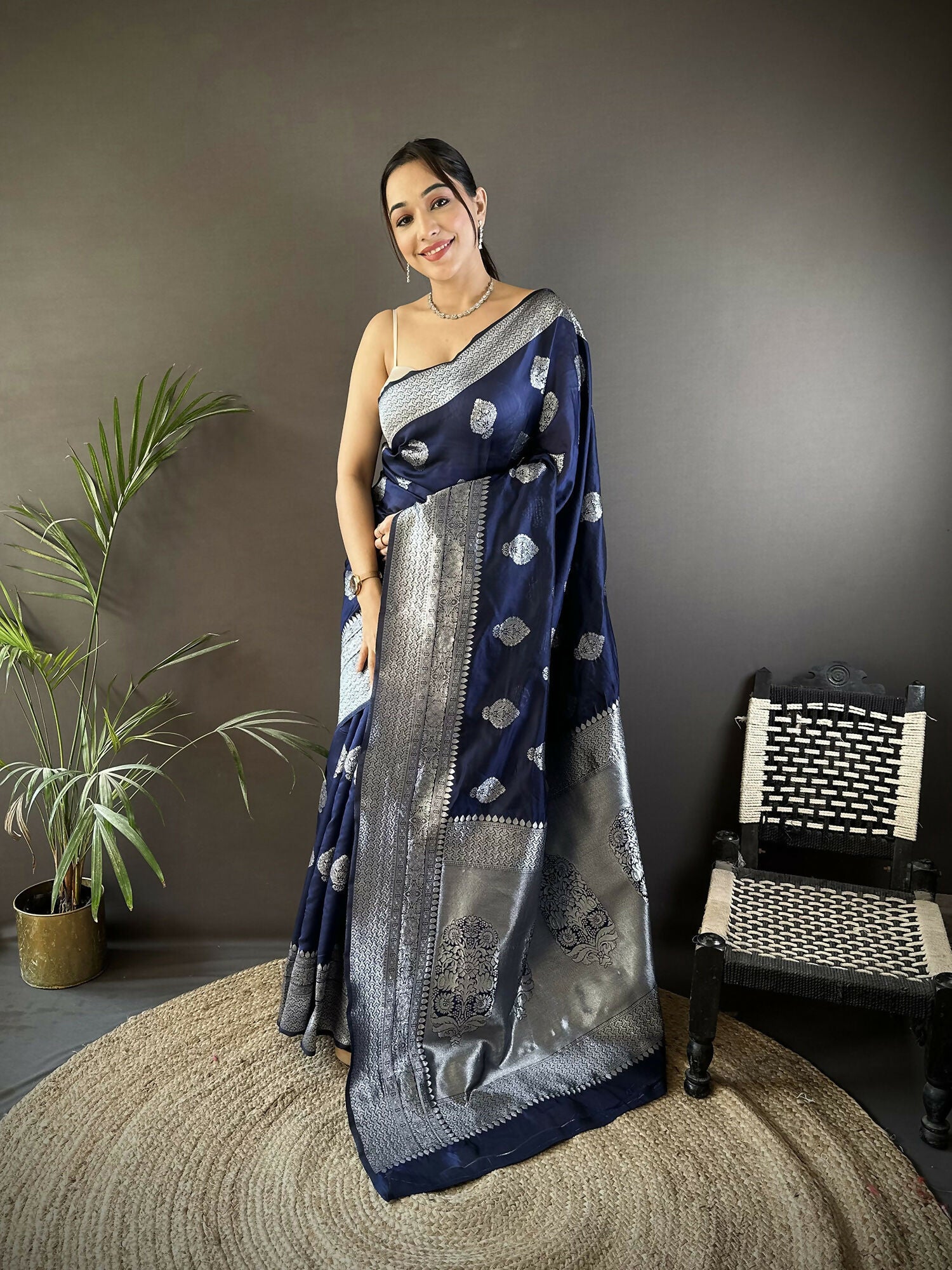Joban Fashion Navy Blue Floral Motifs Soft Silk Banarasi Saree - Distacart