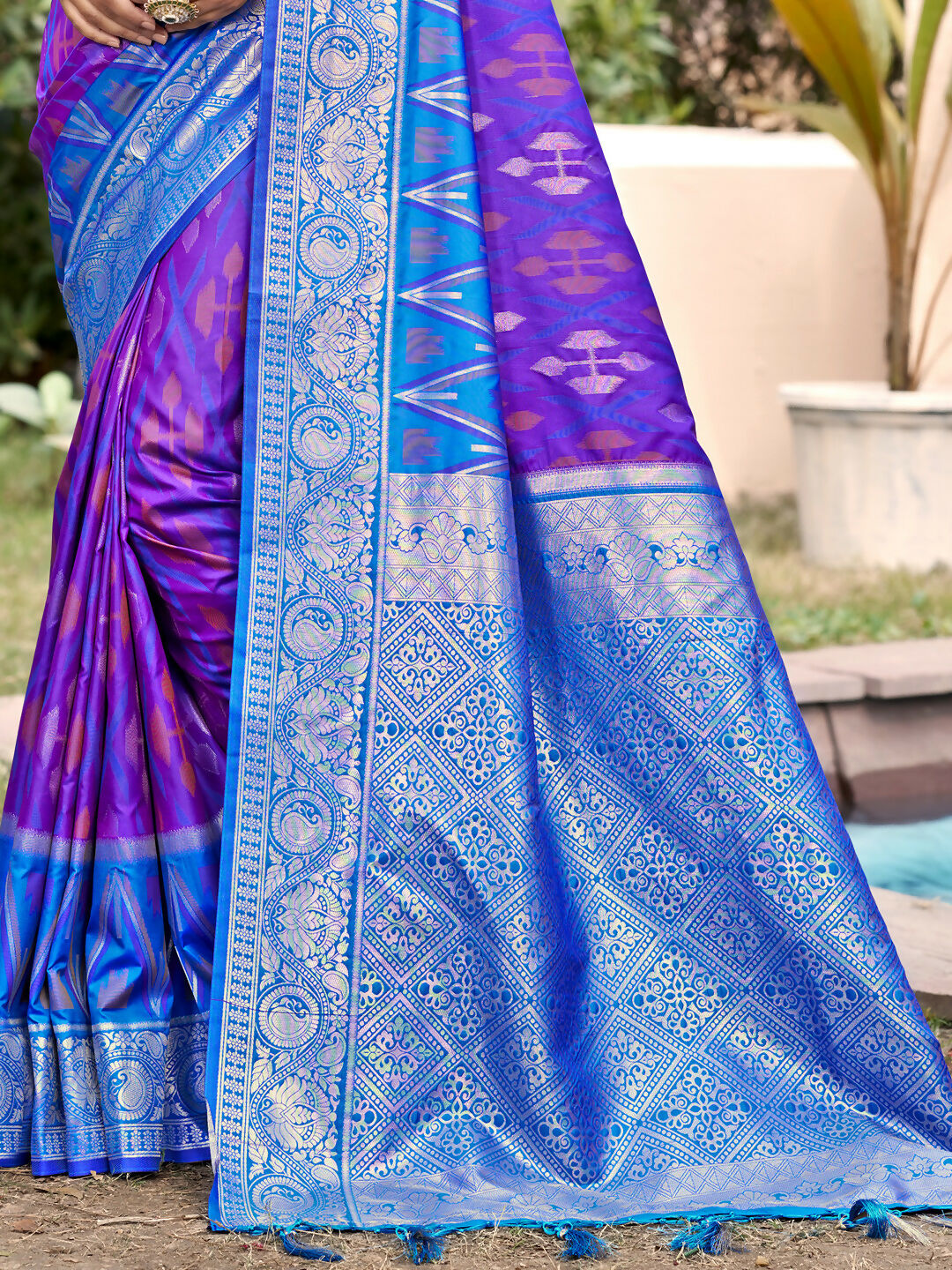 Astita Purple Pochampally Silk Saree - Distacart