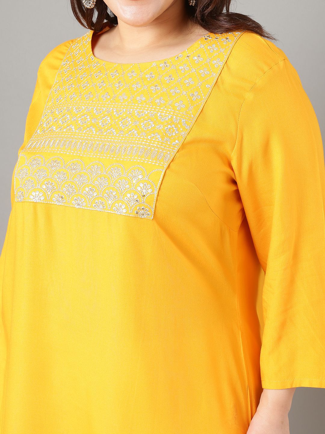 Sztori Plus Size Floral Embroidered Sequinned Straight Kurta - Distacart