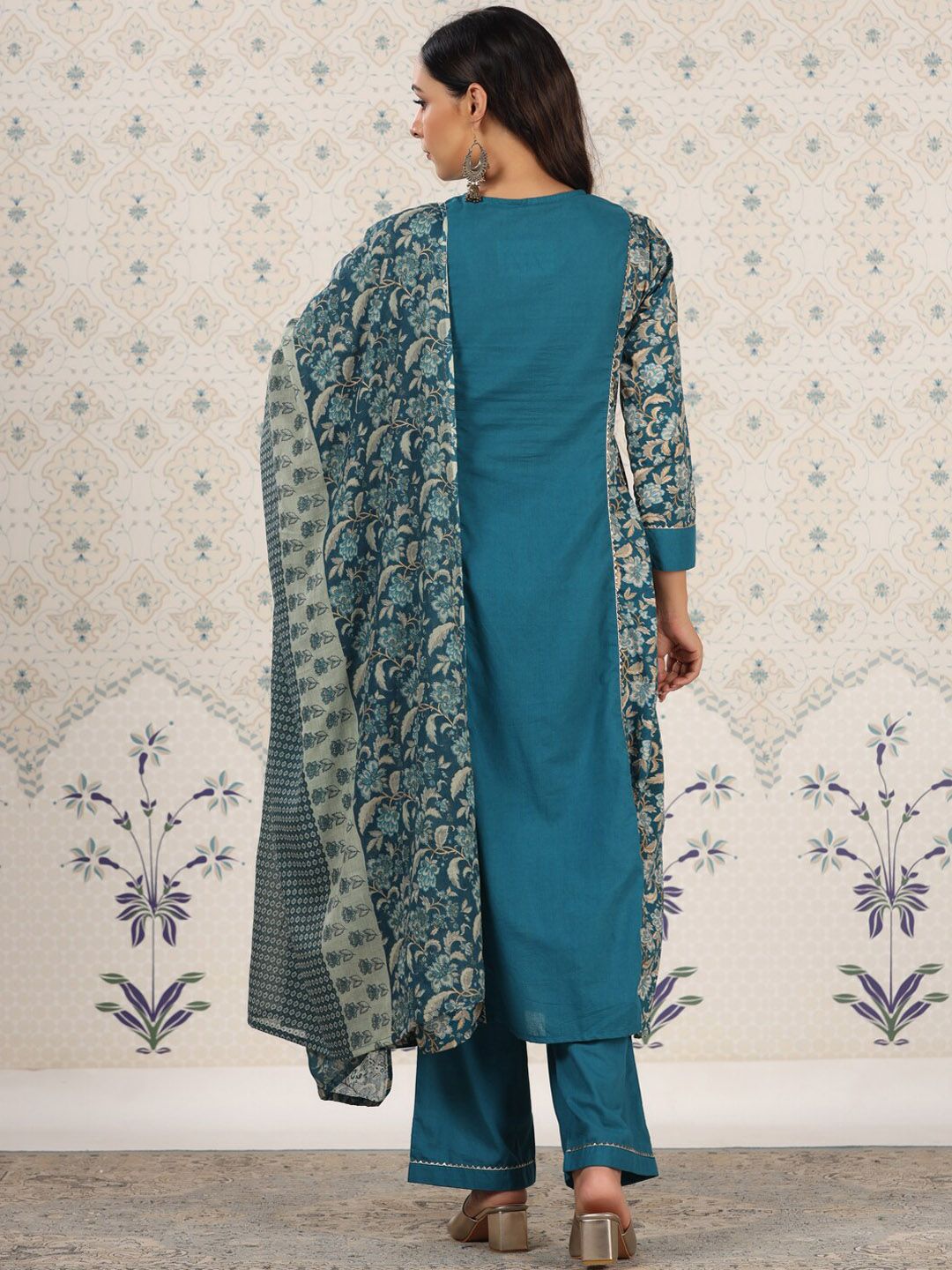 Ode by House of Pataudi Floral Printed Panelled Gotta Patti Pure Cotton Kurta Set - Distacart