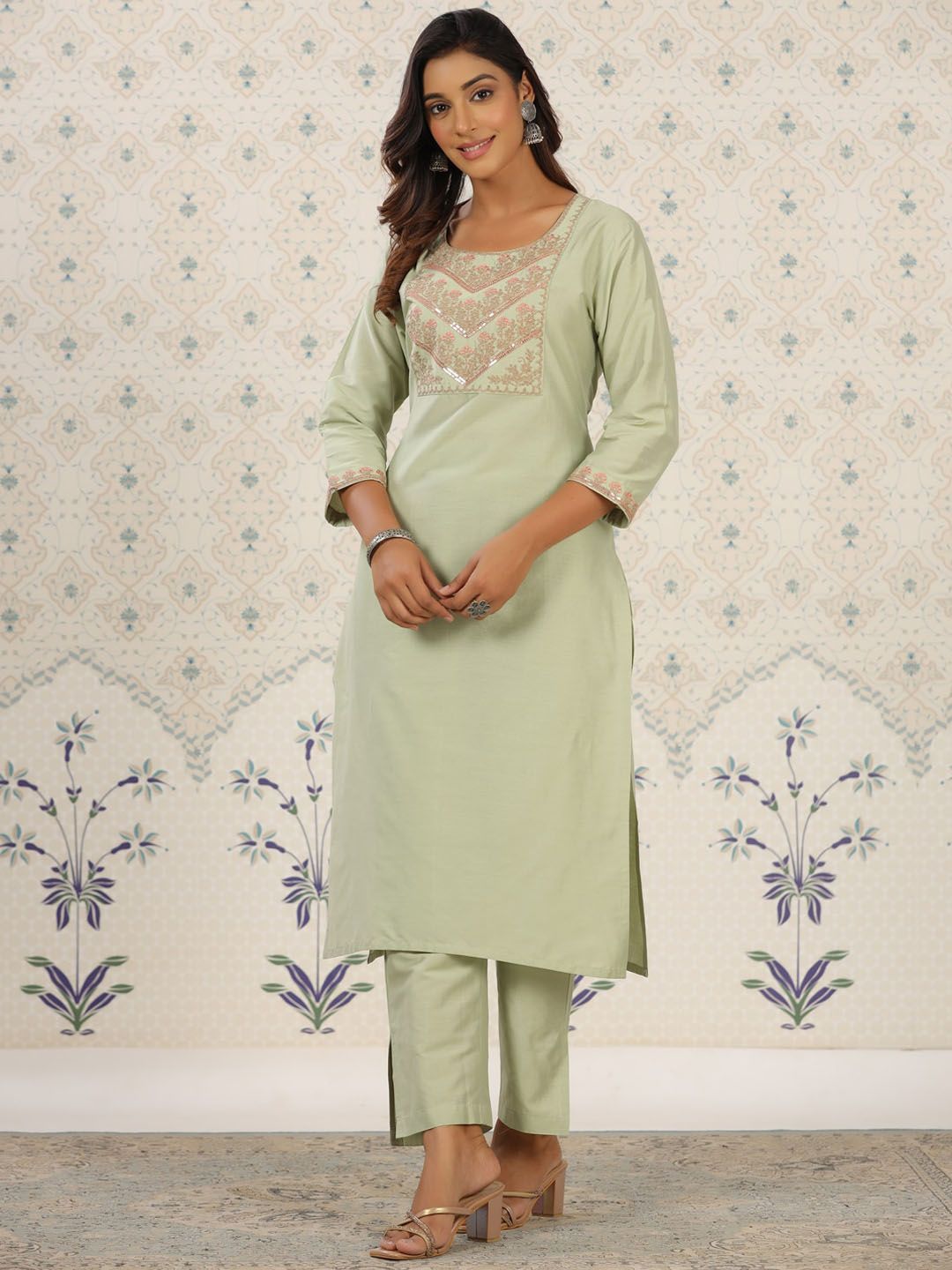 Ode by House of Pataudi Floral Embroidered Thread Work Straight Kurta with Trousers - Distacart
