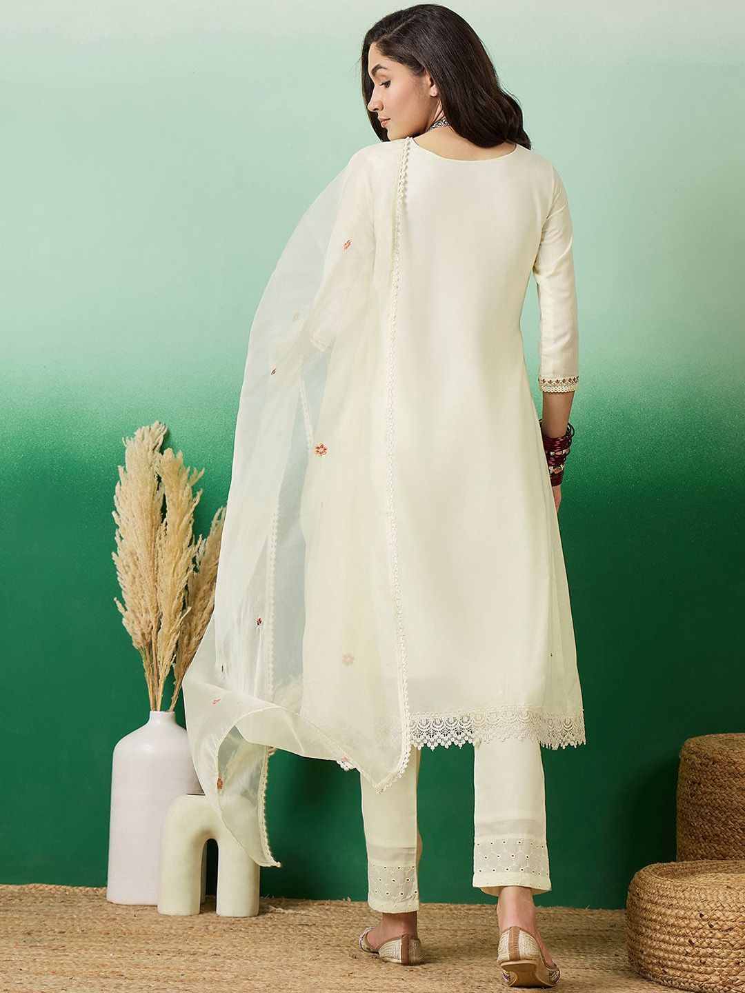 Sangria Off White Floral Embroidered Straight Kurta With Trousers With Dupatta
