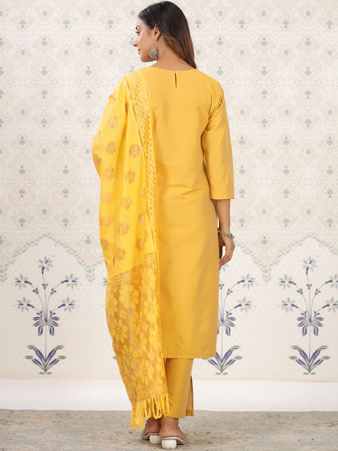 Ode by House of Pataudi Floral Yoke Design Regular Kurta with Trousers & Dupatta - Distacart