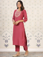 Thumbnail for Ode by House of Pataudi Floral Embroidered Kurta - Distacart