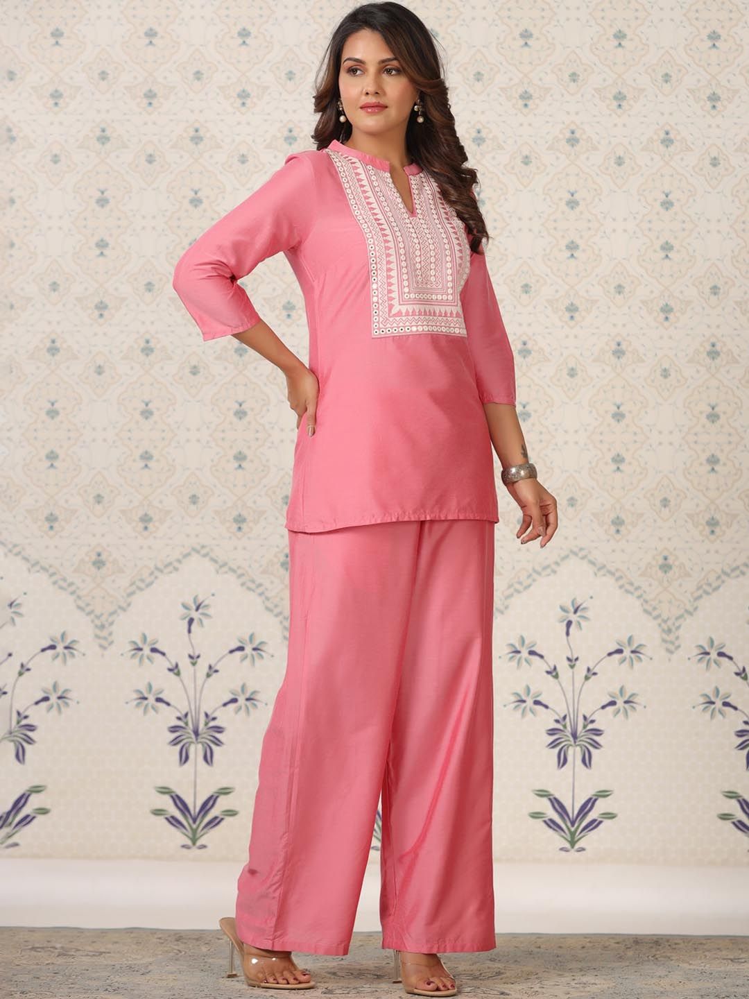 Ode by House of Pataudi Floral Embroidered Regular Thread Work Kurta with Trousers - Distacart