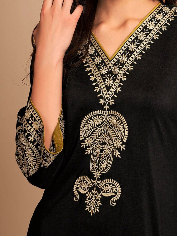 Anouk Black Embroidered Regular Thread Work Straight Kurta with Trousers