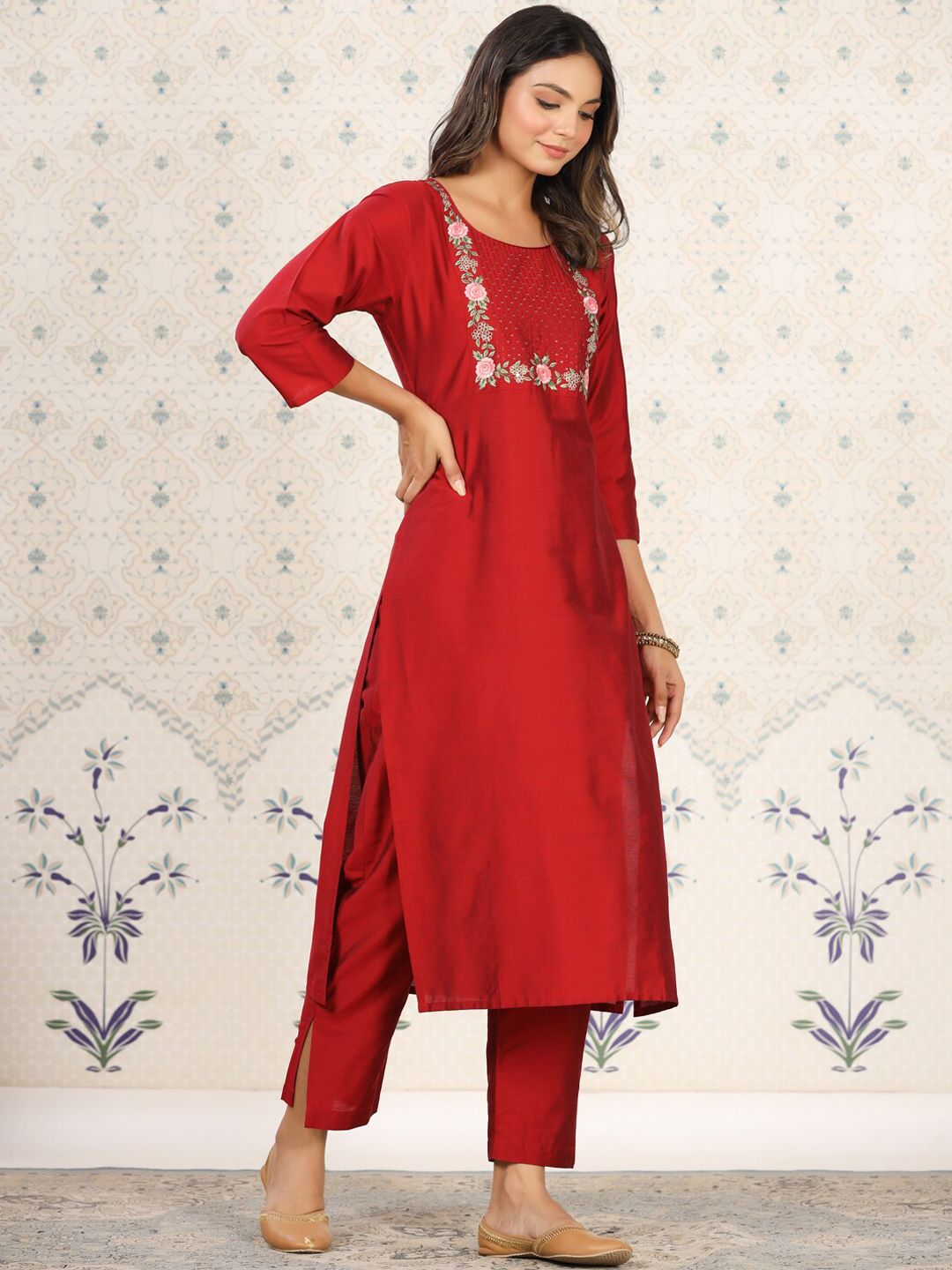 Ode by House of Pataudi Floral Embroidered Yoke Sequined Straight Kurta with Trousers - Distacart