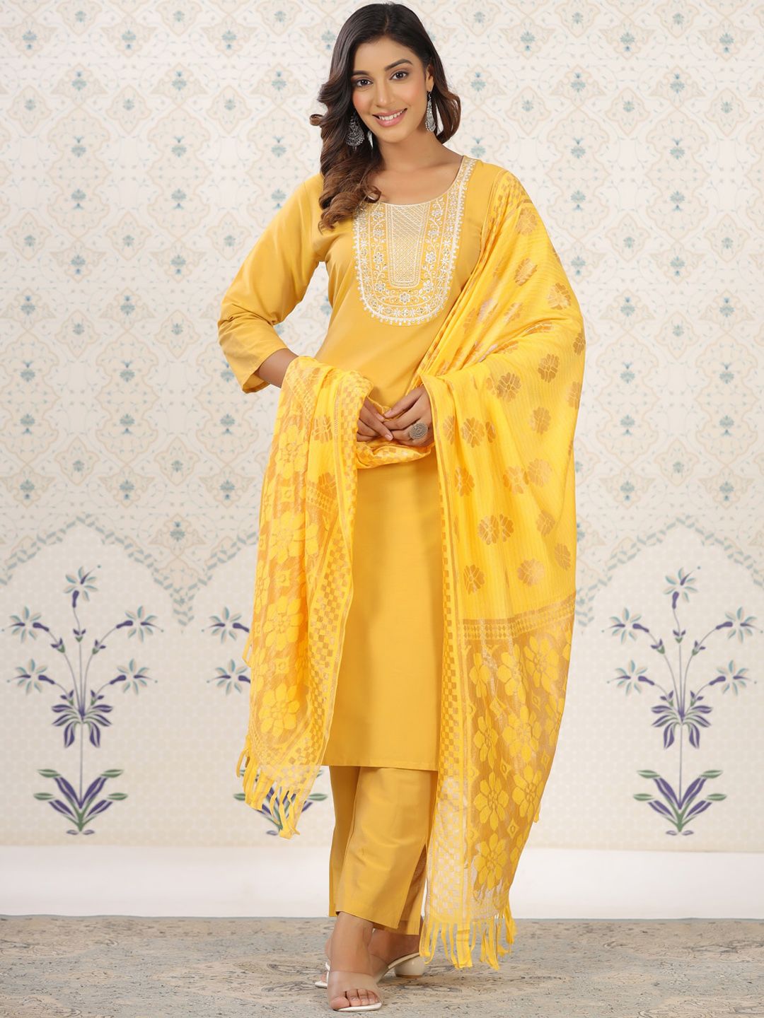 Ode by House of Pataudi Floral Yoke Design Regular Kurta with Trousers & Dupatta - Distacart
