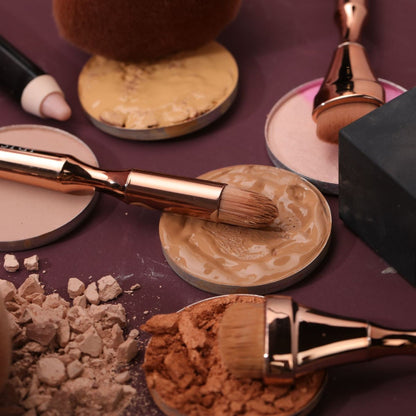 IRIS COSMETICS Luminous HD Precision Highlight Brush - Distacart