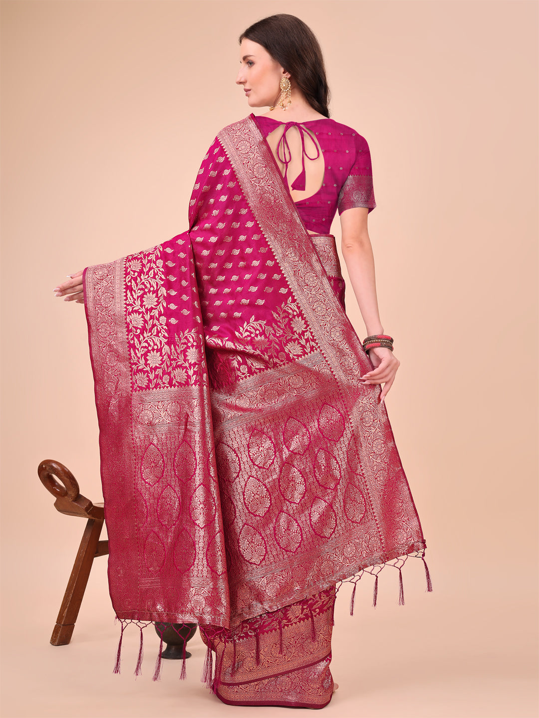 Aanika Women Magenta Lichi Silk Saree With UnStiched Blouse - Distacart