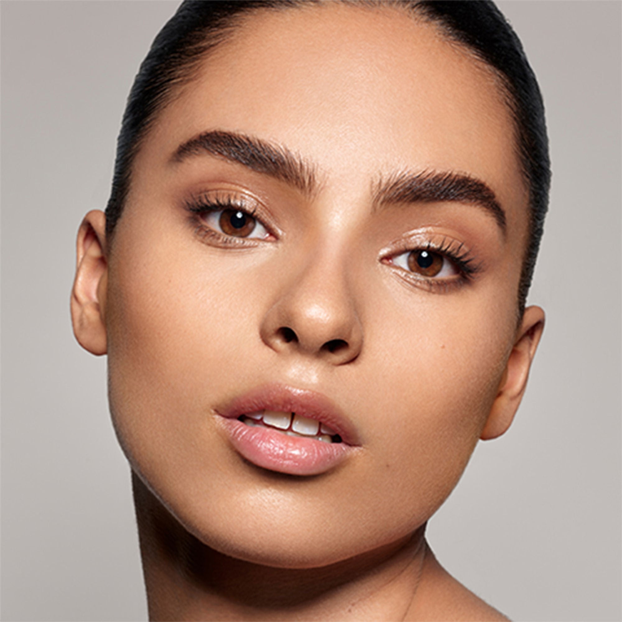 PAT McGRATH LABS Skin Fetish: Sublime Perfection Foundation - Light Medium 14 - Distacart