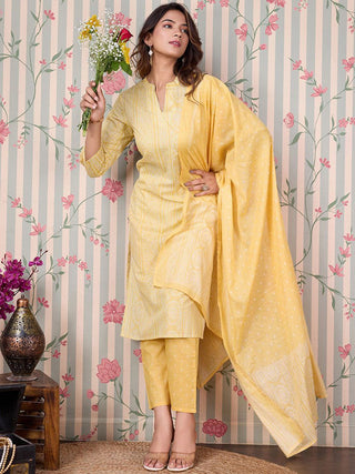 Ode by House of Pataudi Bandhani Printed Pure Cotton Kurta with Trousers & Dupatta - Distacart