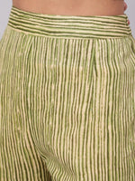 Thumbnail for Aks Floral Printed Mandarin Collar Pure Cotton Kurta with Trousers - Distacart