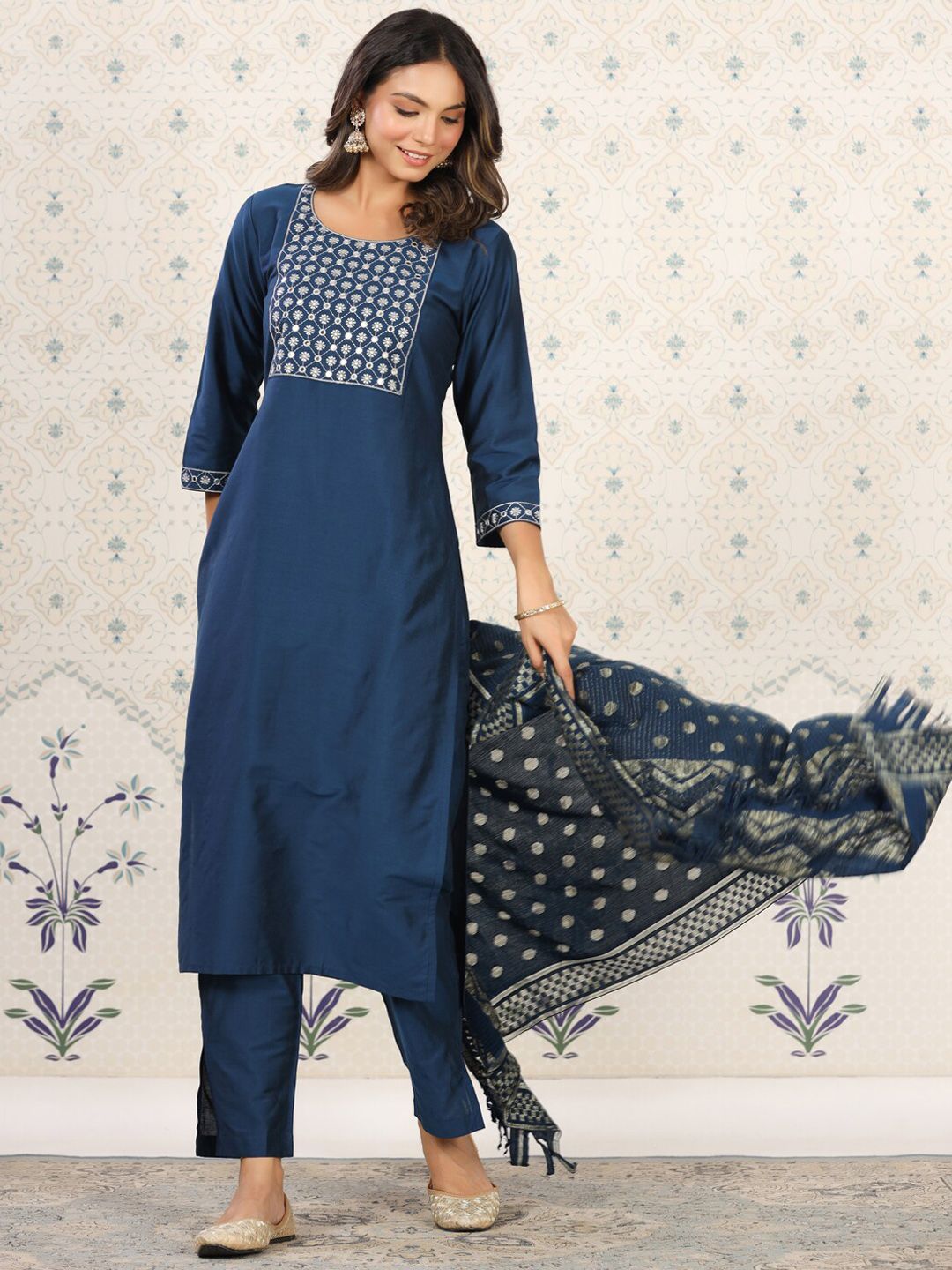 Ode by House of Pataudi Ethnic Motifs Yoke Design Kurta With Trousers & Dupatta - Distacart