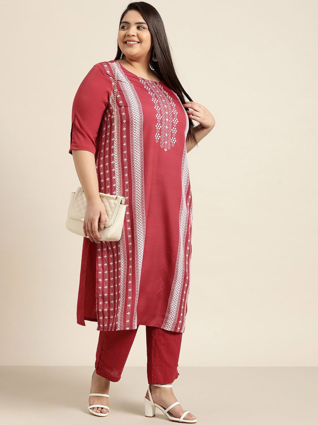 Sztori Plus Size Geometric Printed Round Neck Straight Kurta