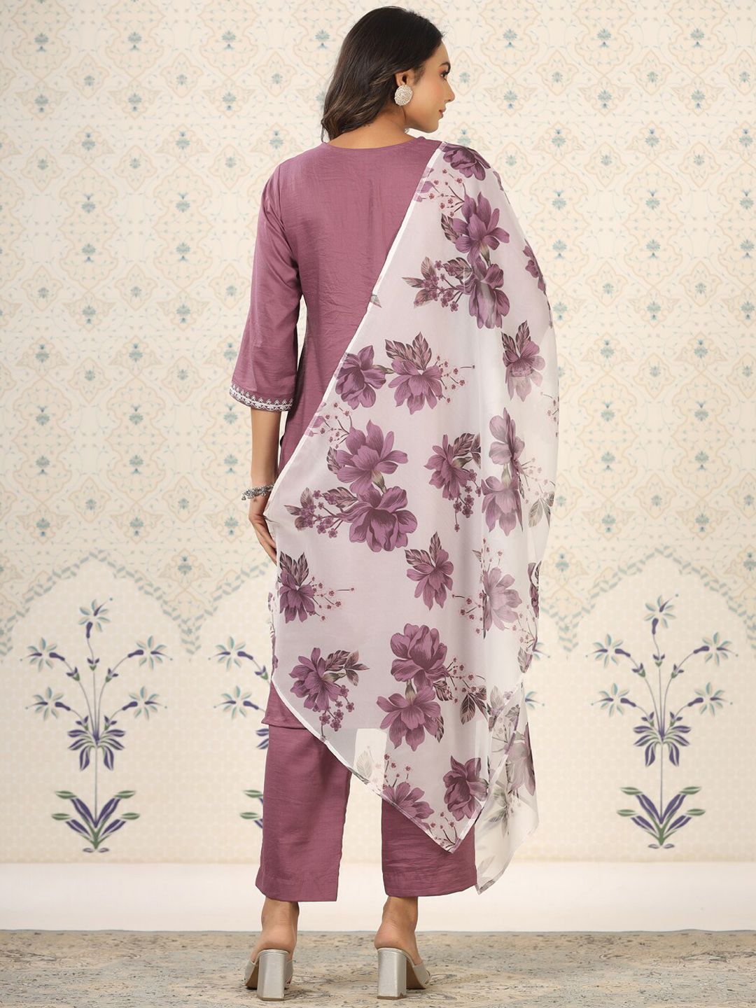 Ode by House of Pataudi Women Ethnic Motifs Yoke Design Regular Thread Work Kurta with Trousers & With - Distacart