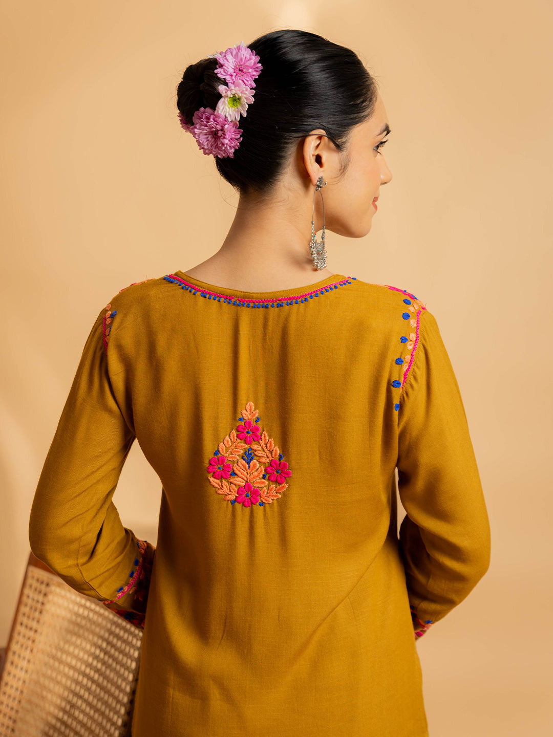 HOUSE OF KARI Floral Yoke Design Chikankari Kurta With Palazzo - Distacart