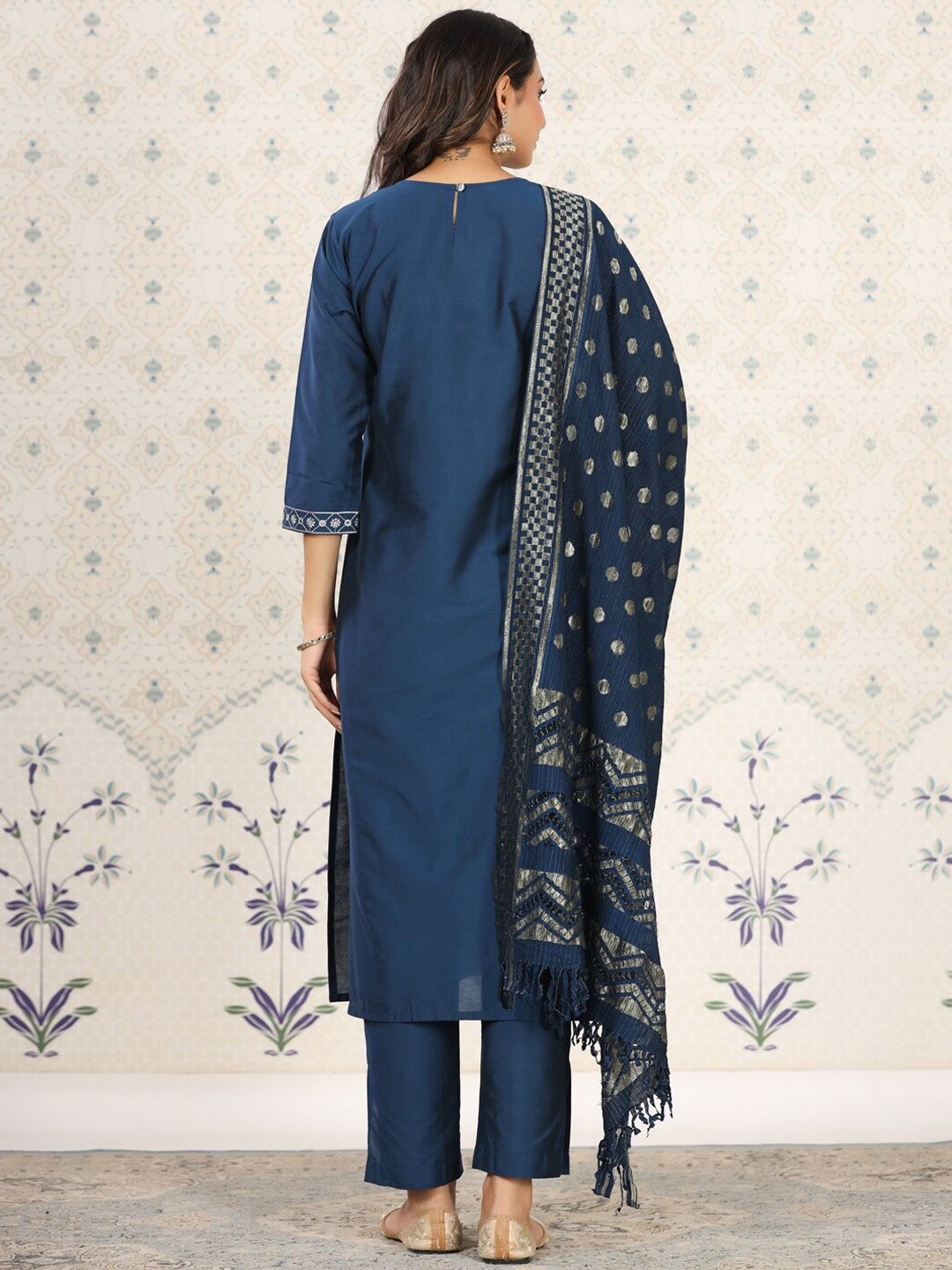 Ode by House of Pataudi Ethnic Motifs Yoke Design Kurta With Trousers & Dupatta - Distacart