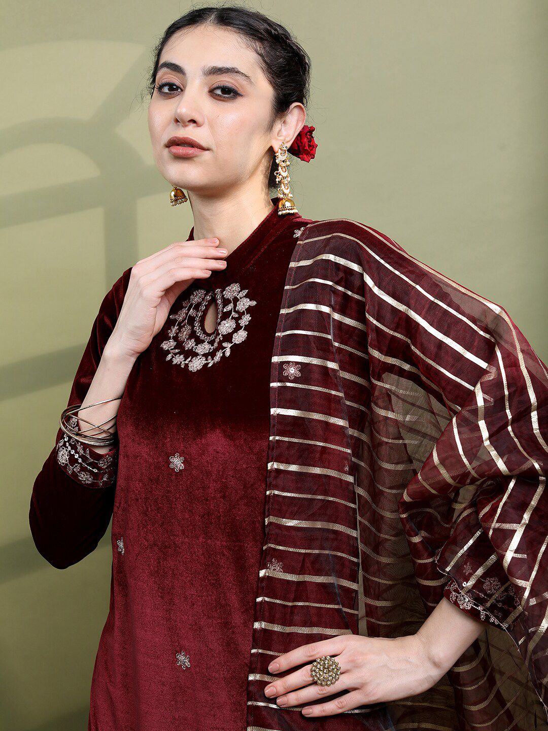 Vishudh Women Floral Embroidered Knitted Velvet Kurta with Trousers & With Dupatta