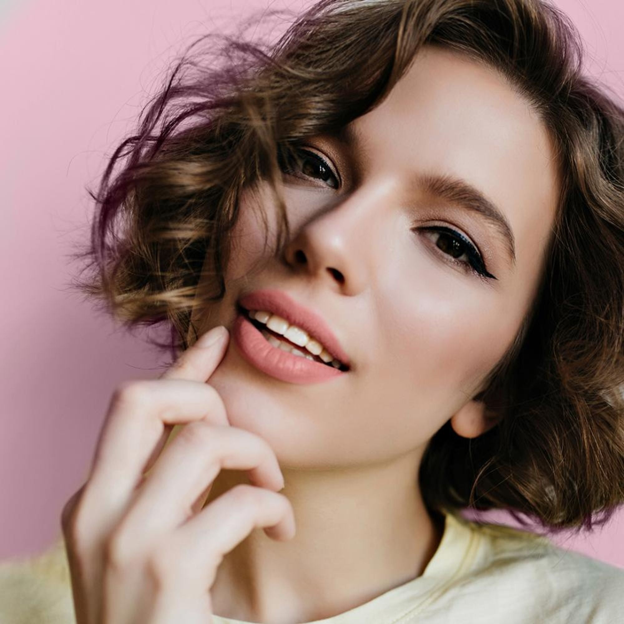 Makeup Revolution Pout Bomb Plumping Lip Liner - Kiss Baby Pink - Distacart