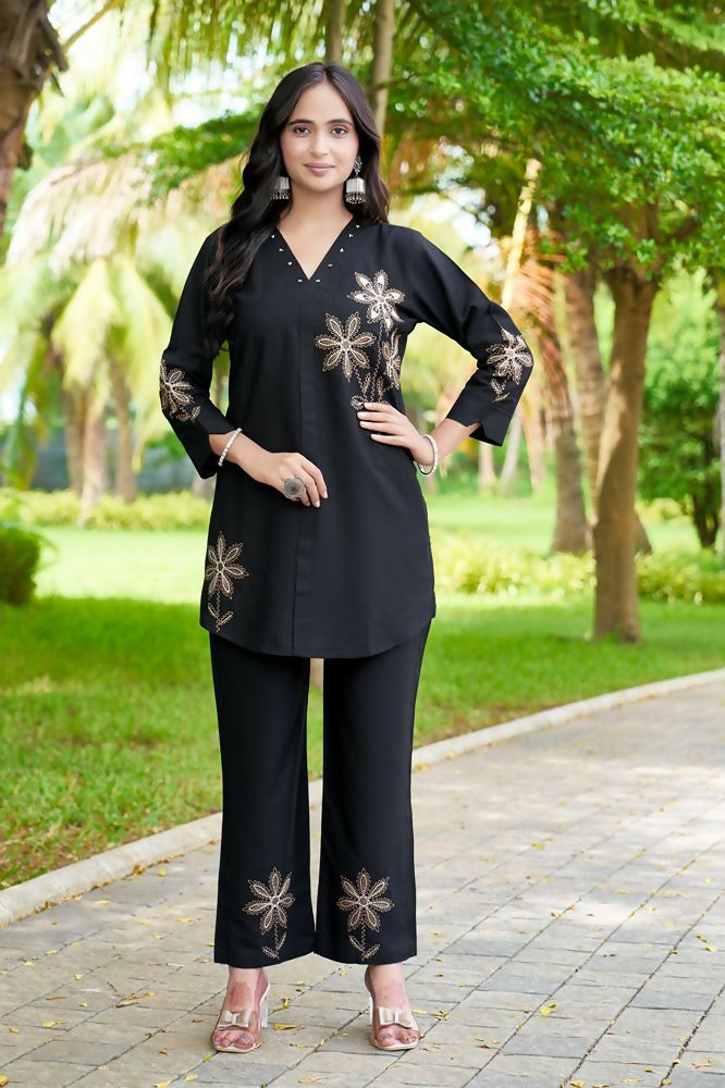 Teeya Creation New Latest Stylish Elegant Black Embroidered Kurti with Matching Pants Co-ord Set - Dista