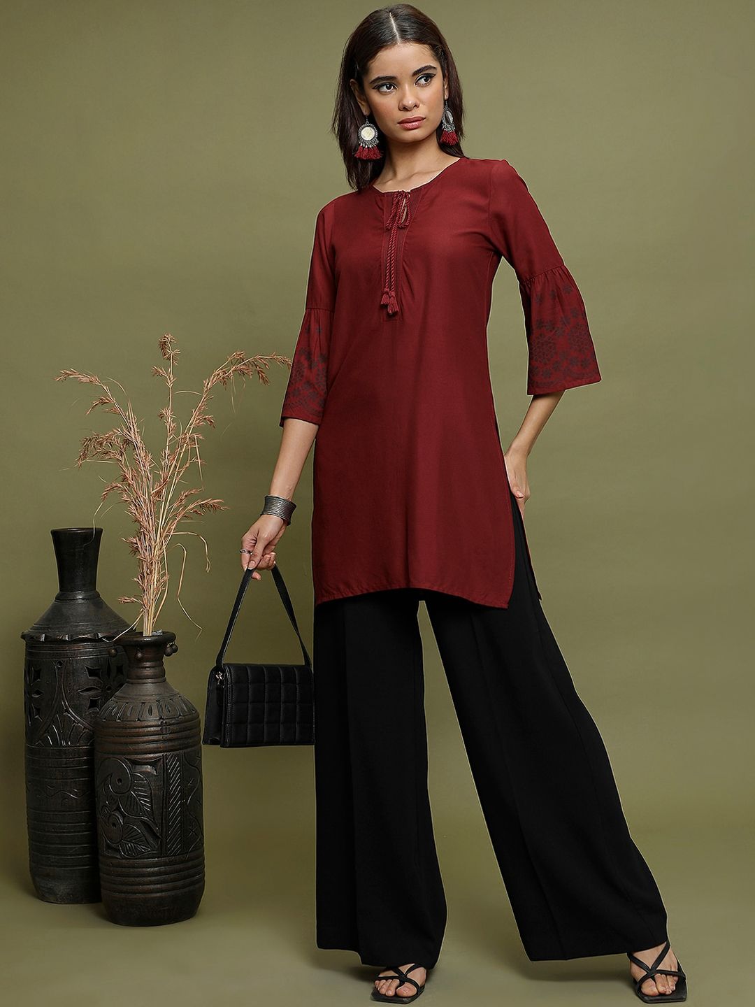 Vishudh Tie-Up Neck Bell Sleeves Straight Kurta