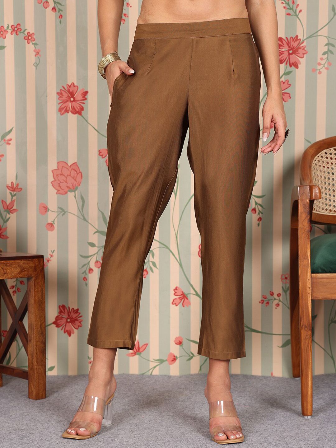Ode by House of Pataudi Floral Printed Regular Chanderi Silk Straight Kurta With Trousers - Distacart