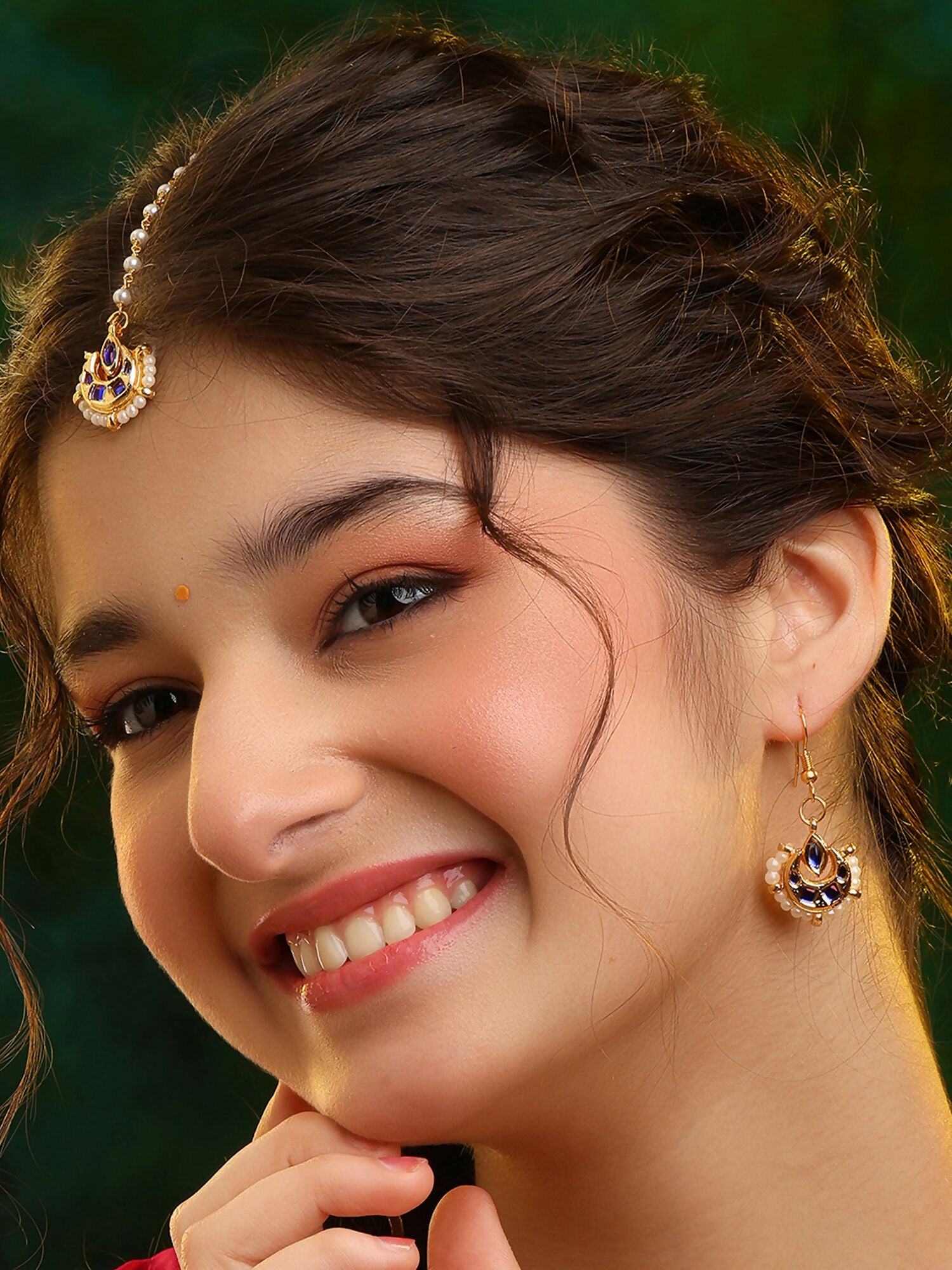 Ruby Raang Finest Gold Kundan Earrings With A Maang Tikka