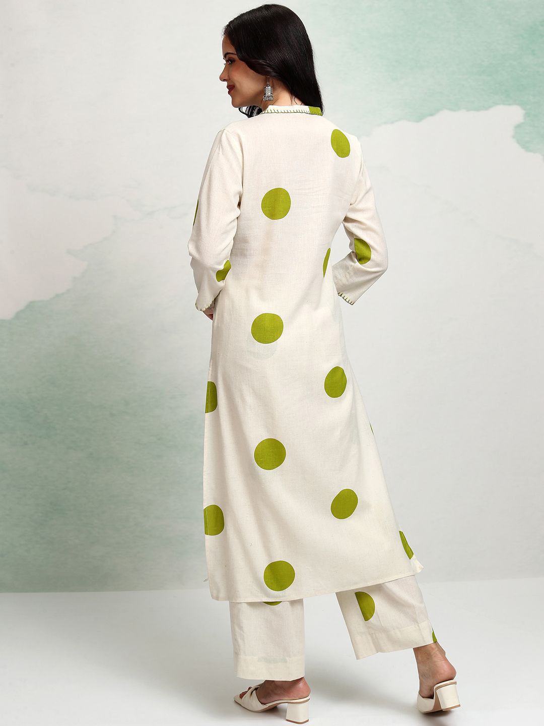 Vishudh Geometric Printed Thread Work V-Neck Straight Kurta With Palazzos