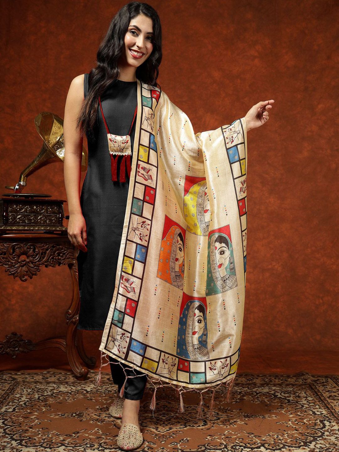 Kalini Round Neck Kurta & Trousers With Dupatta - Distacart