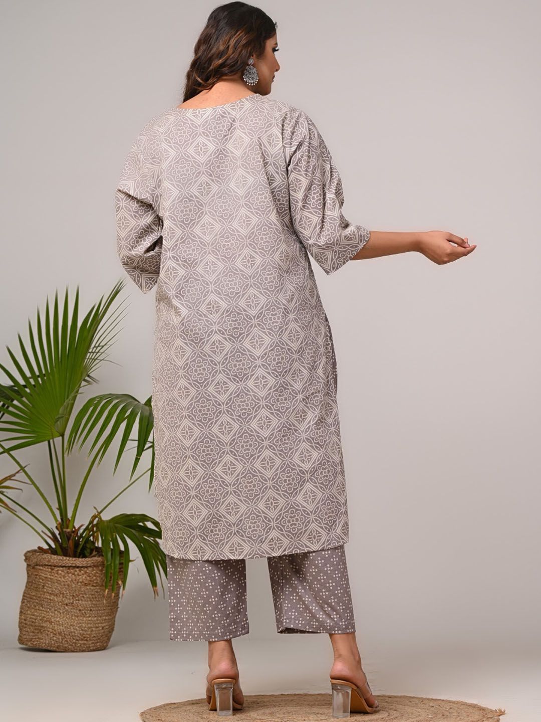 Swasti Women Floral Printed Regular Sequinned Pure Cotton Kurta with Trousers & With Dupatta - Distacart
