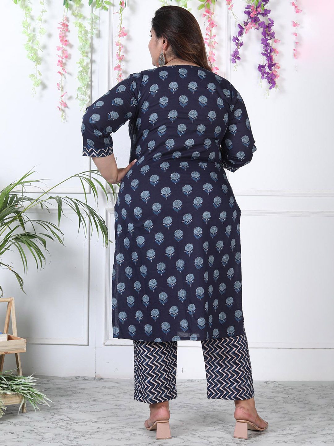 Swasti Plus Size Ethnic Motifs Printed Regular Pure Cotton Kurta with Trousers & Dupatta