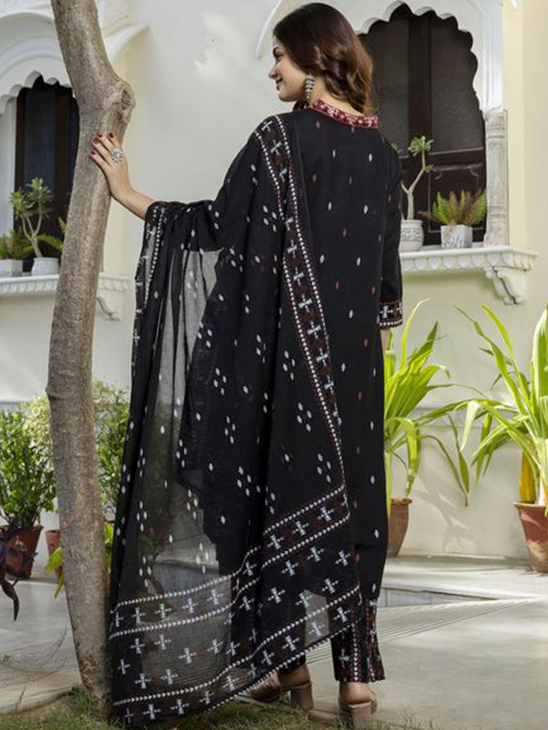 Kalini Embroidered Regular Thread Work Kurta with Trousers & Dupatta