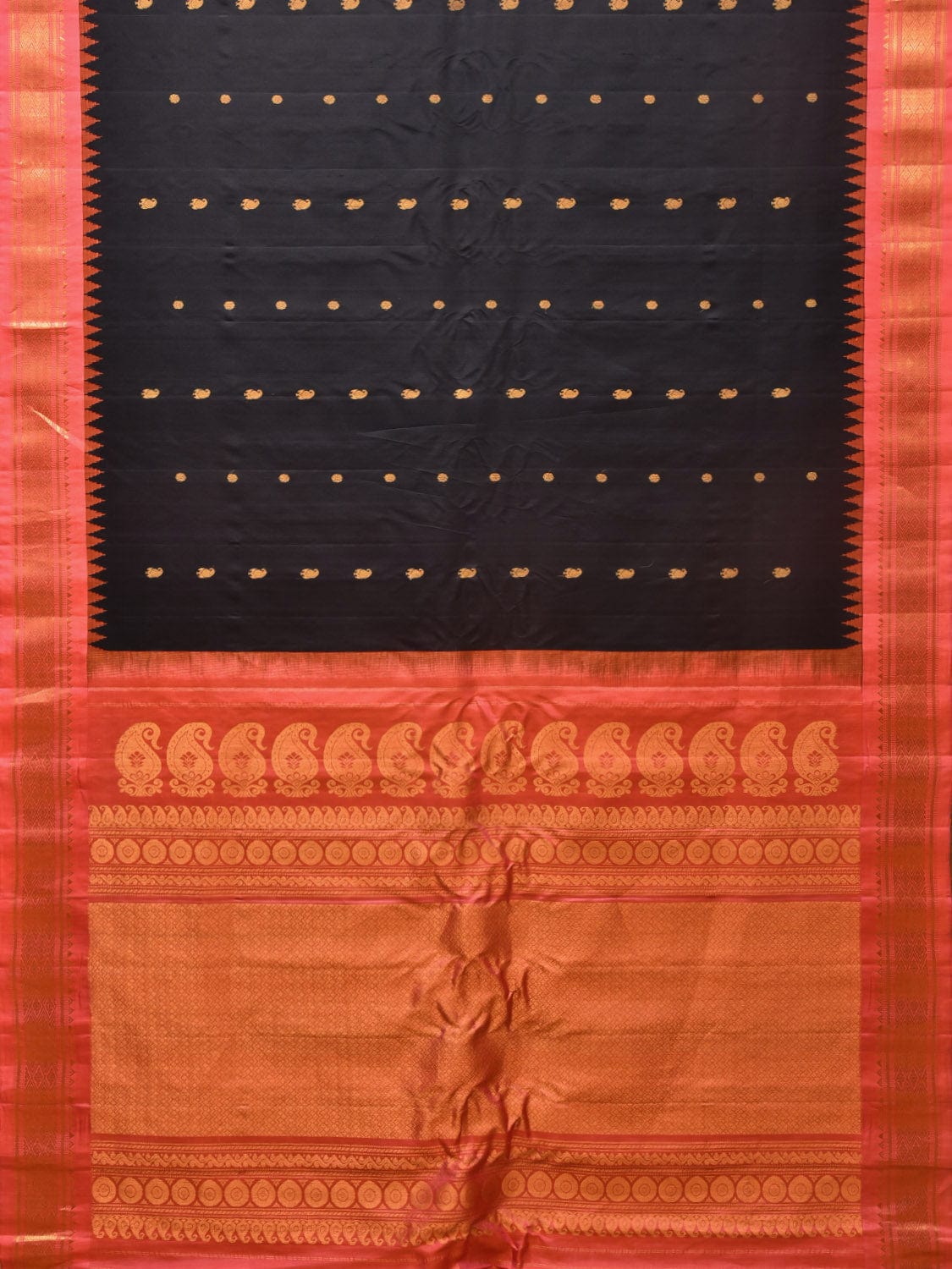 Black and Peach Gadwal Silk Handloom Saree with Mango Pallu and Border Design - Global Threads - Distacart
