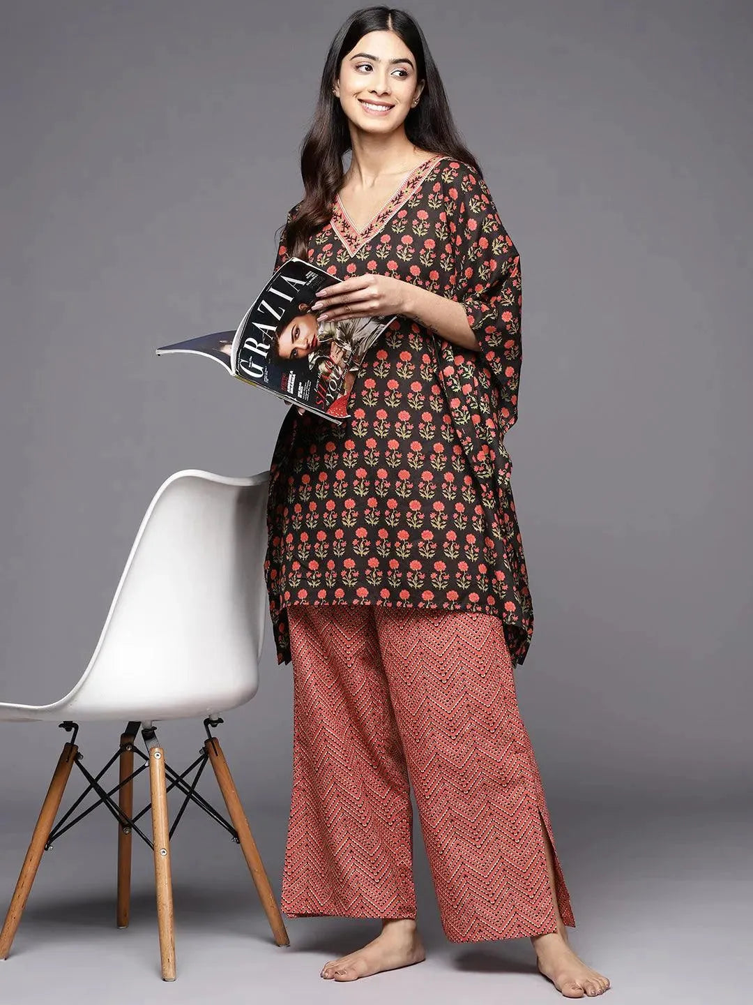https://cdn.shopify.com/s/files/1/0341/4805/7228/files/black-printed-cotton-night-suit-libas-3-27531311087766.jpg?v=1738657047