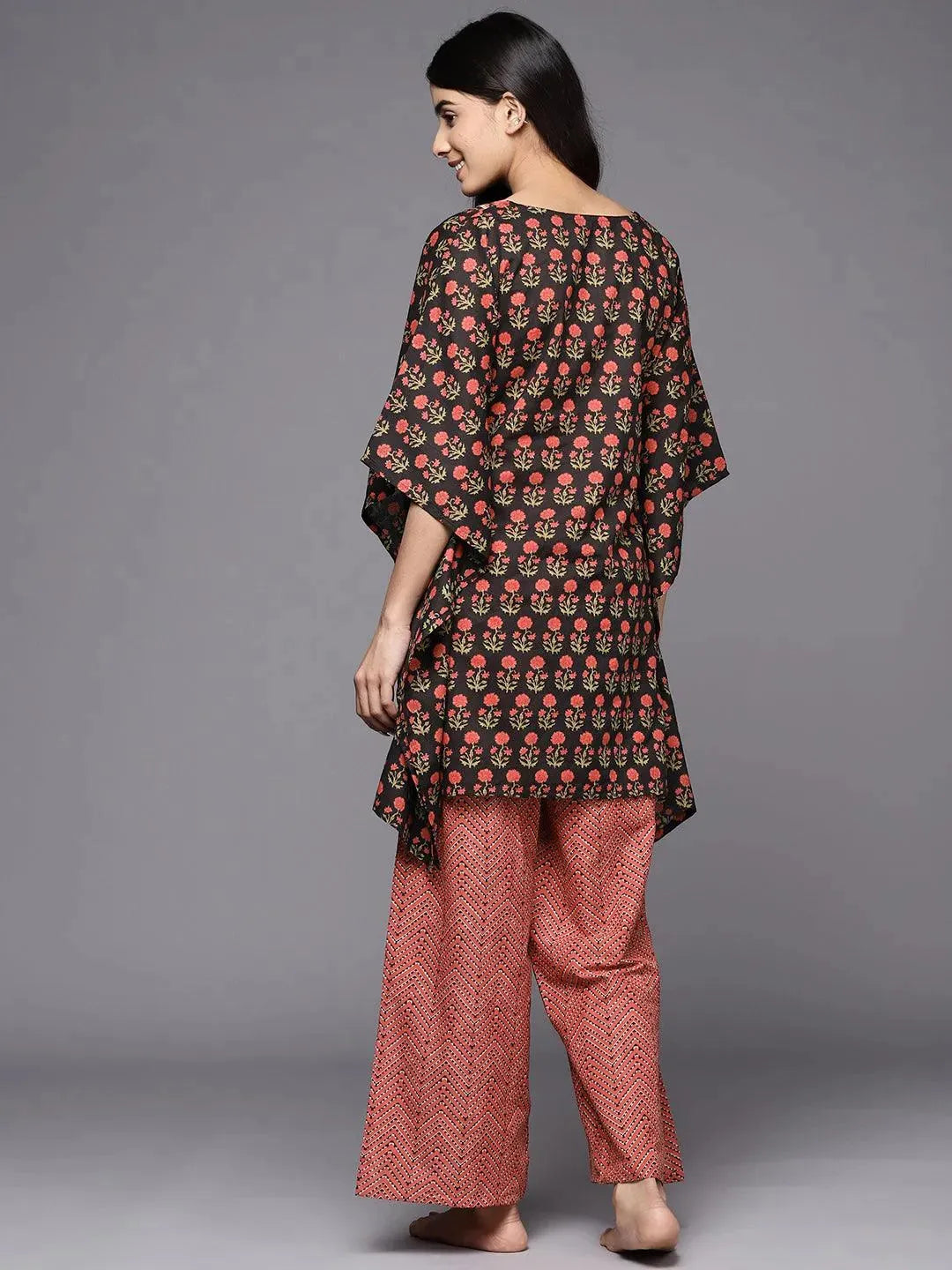https://cdn.shopify.com/s/files/1/0341/4805/7228/files/black-printed-cotton-night-suit-libas-4-27531311382678.jpg?v=1738657047
