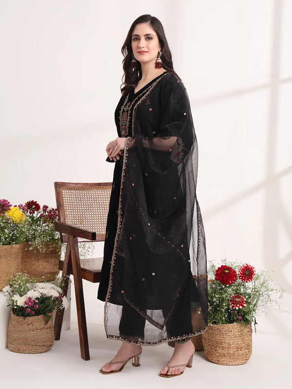 Yufta Black Straight Embroidery Kurta And Trouser With Dupatta Set