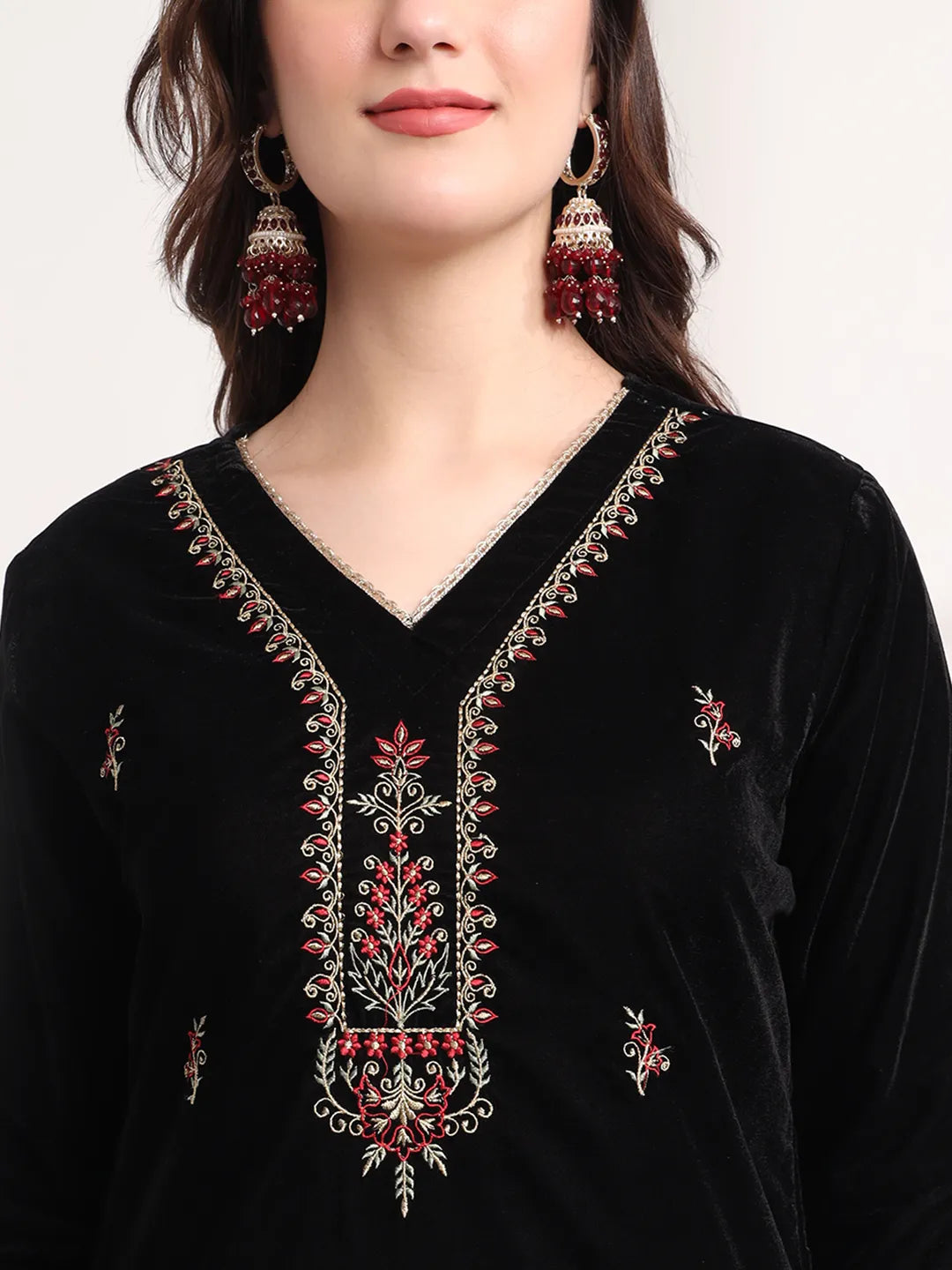 Yufta Black Straight Embroidery Kurta And Trouser With Dupatta Set