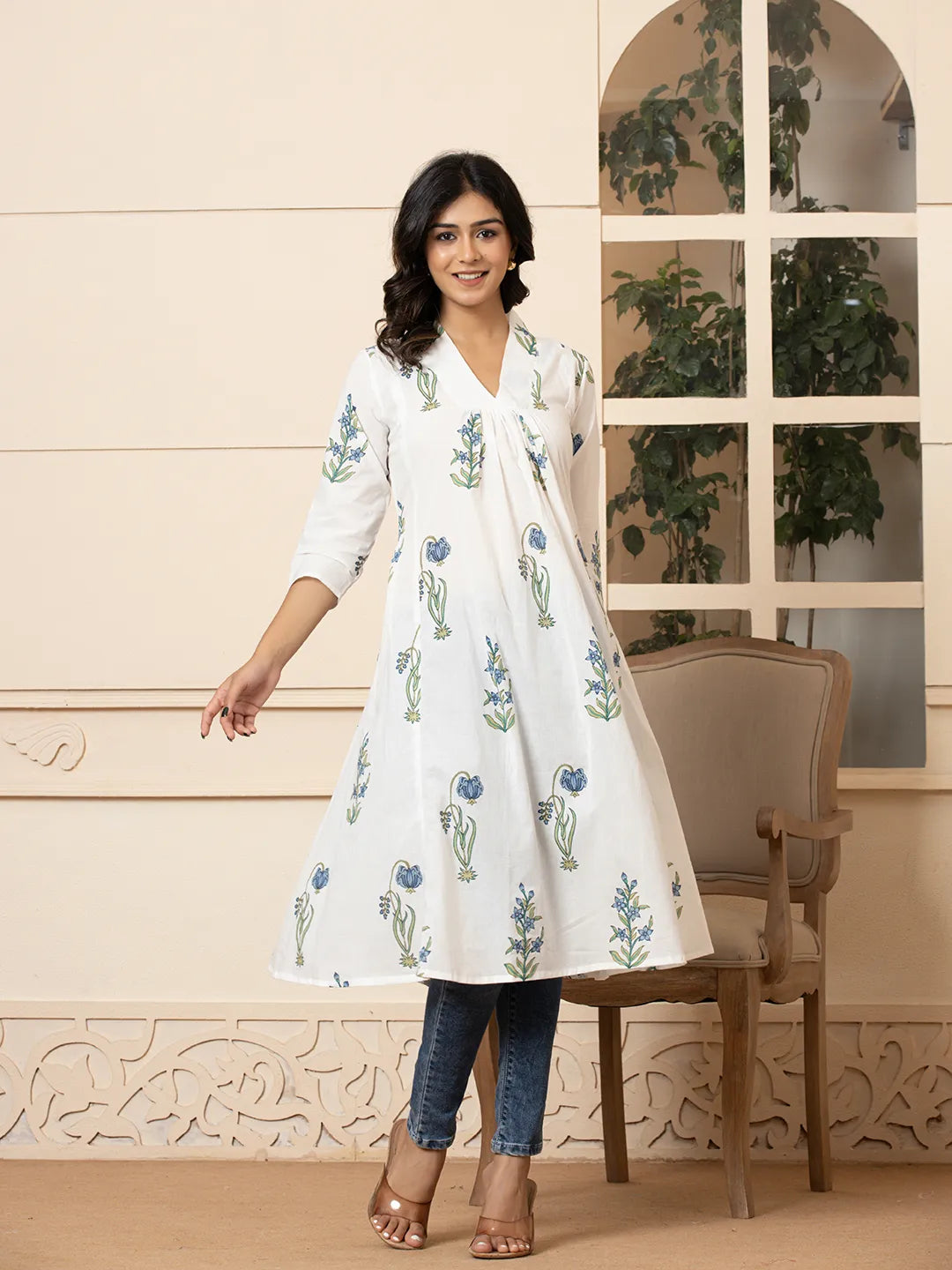 Yufta Blue & White Cotton Floral Print Aline Kurta