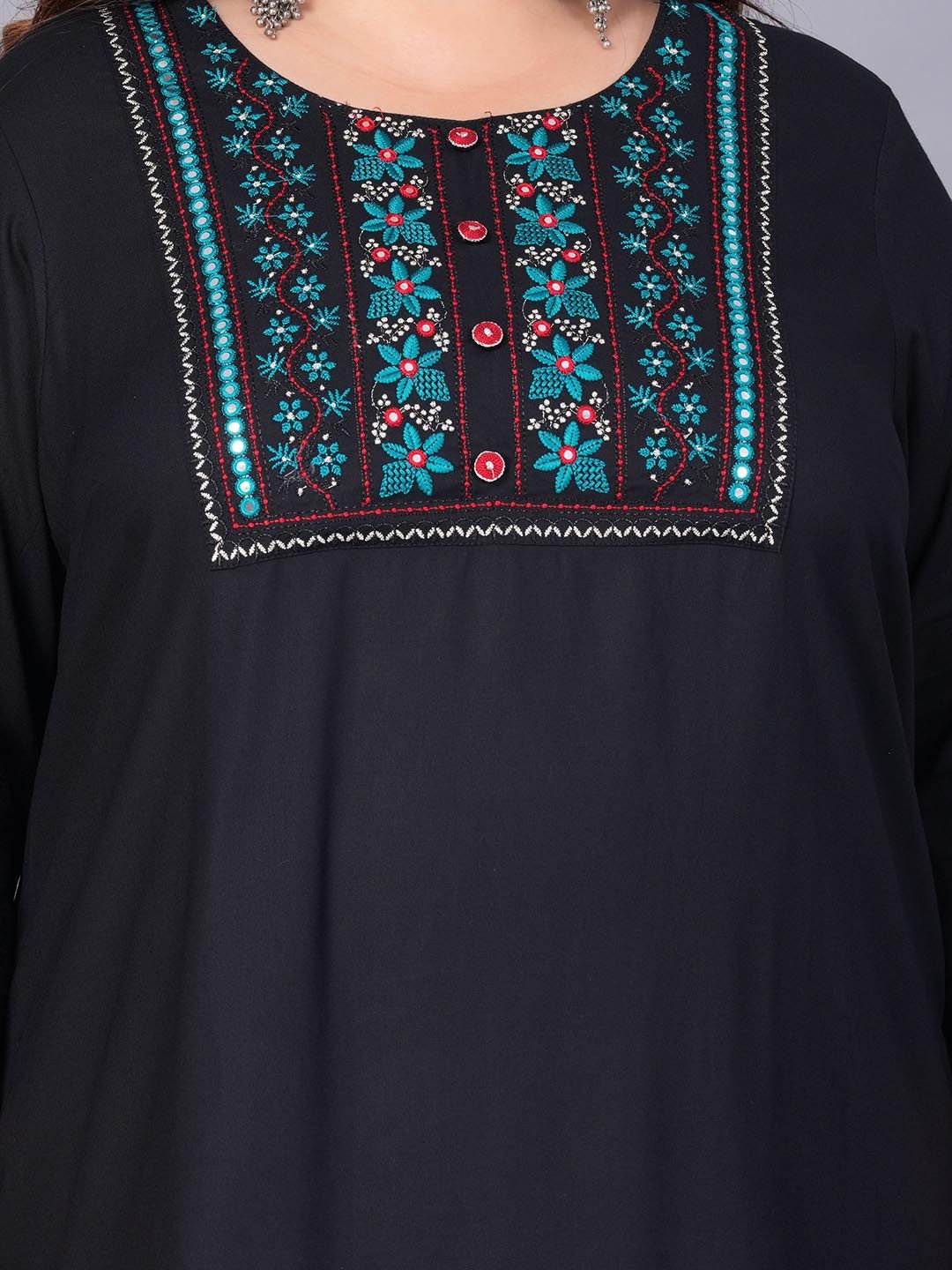 Sztori Women Thread Work Kurta - Distacart