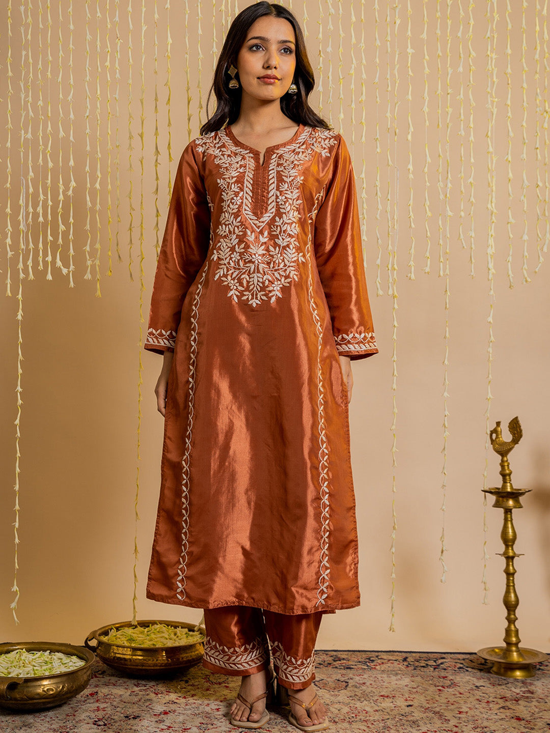 HOUSE OF KARI Floral Embroidered Silk Chikankari Kurta - Distacart