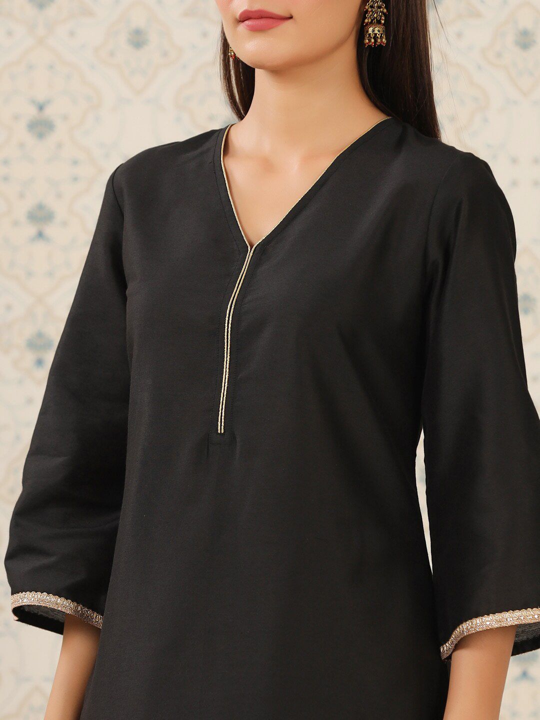 Ode by House of Pataudi V-Neck Flared Sleeves Straight Kurta - Distacart