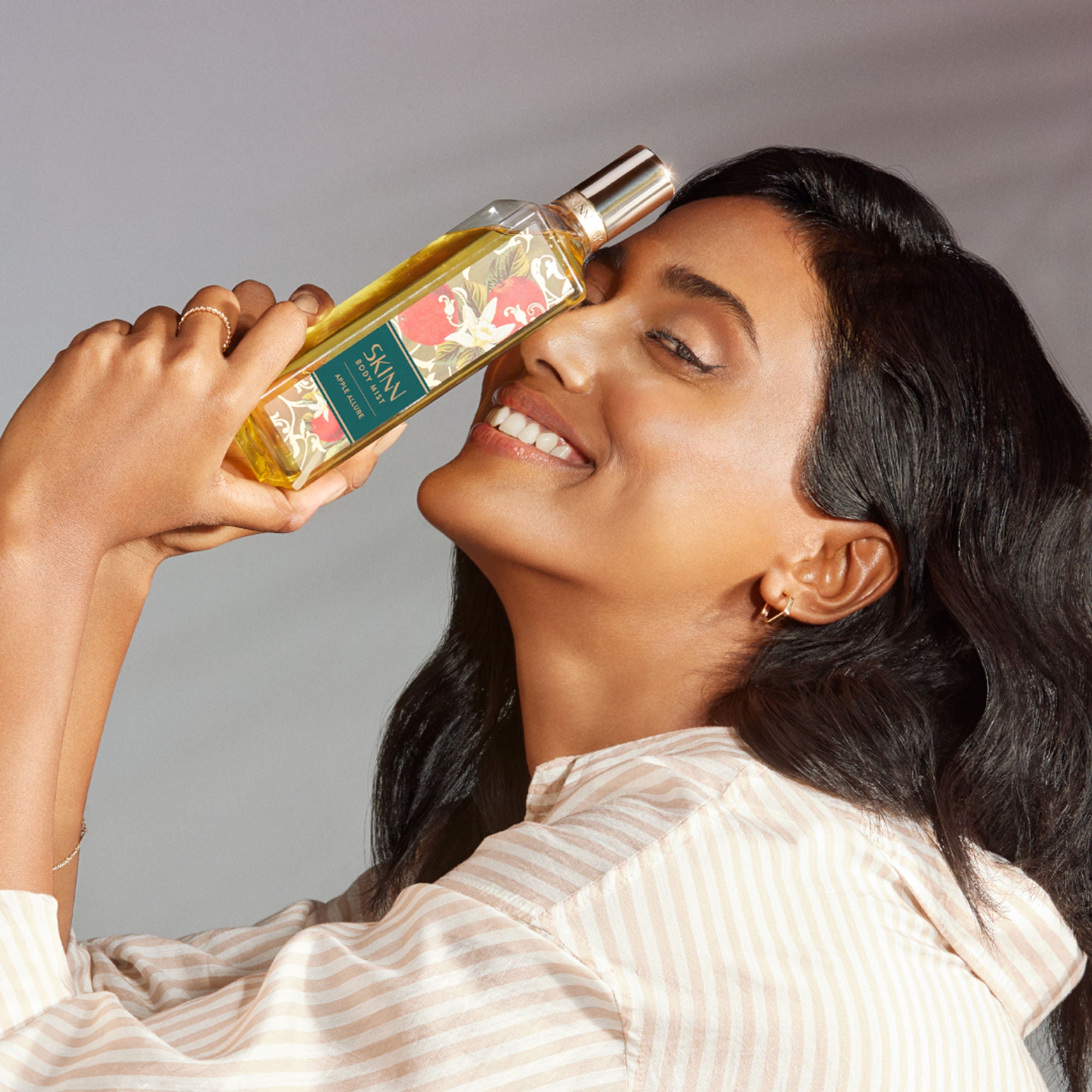 Skinn By Titan Apple Allure Body Mist For Her - Dista