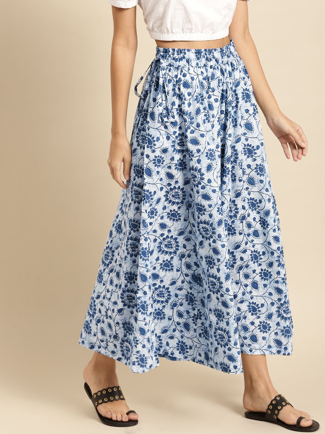 TAG 7 Women White & Blue Printed Pure Cotton Flared Palazzos