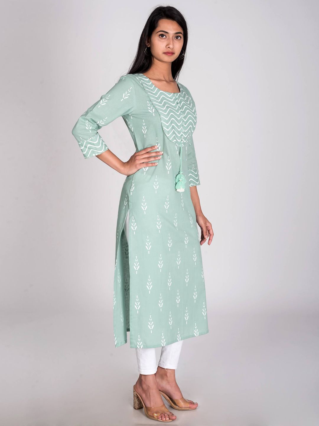 Swasti Women Green & jet stream Geometric Embellished Cold-Shoulder Sleeves Chikankari Floral Kurta - Distacart