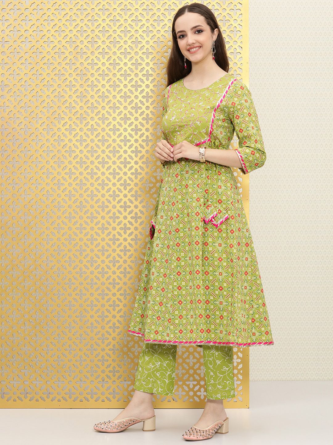 Ode by House of Pataudi Women Green Ethnic Motifs Printed Panelled Pure Cotton Kurta with Trousers & With - Distacart