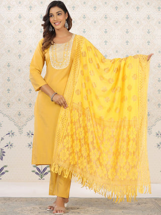 Ode by House of Pataudi Floral Yoke Design Regular Kurta with Trousers & Dupatta - Distacart