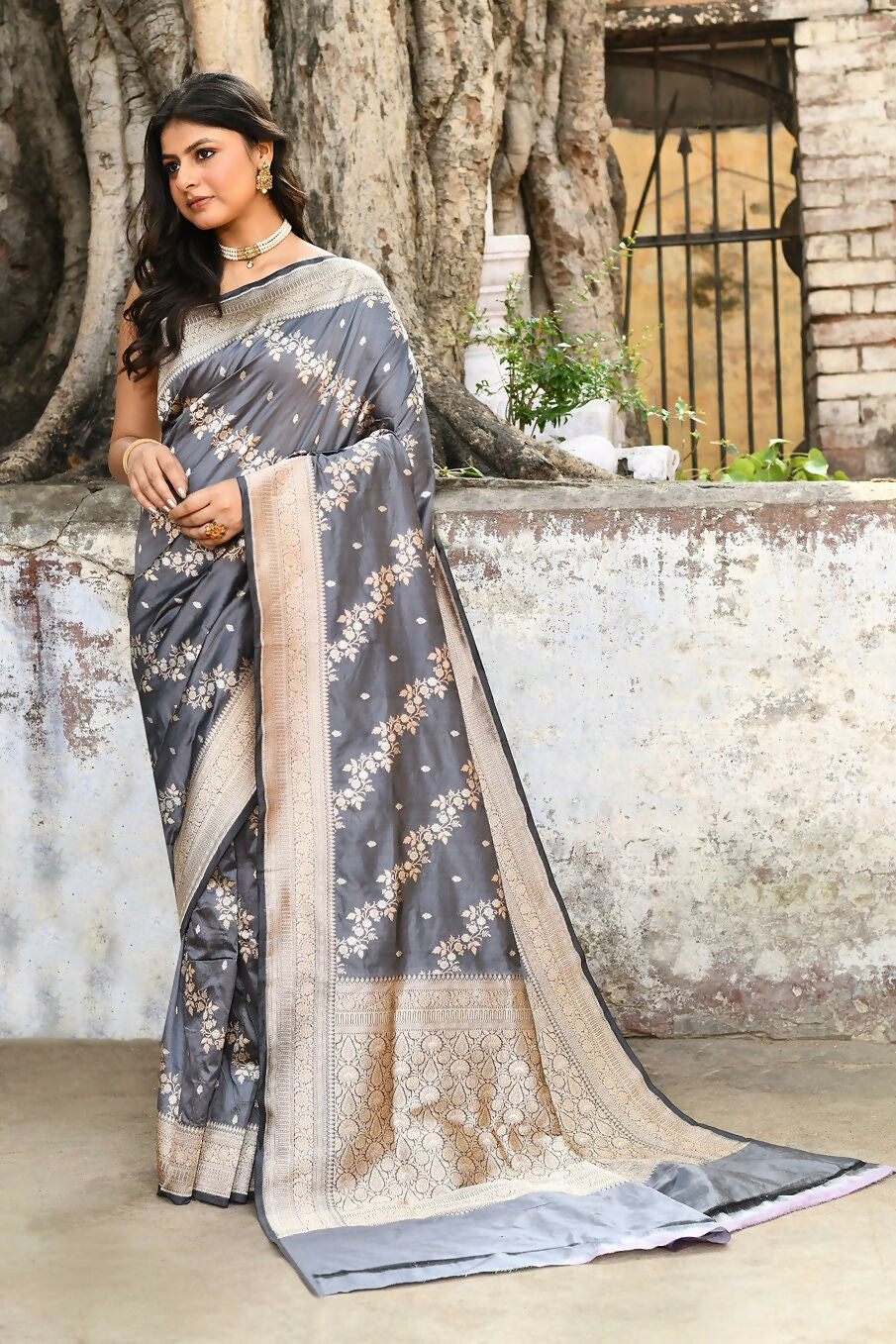 Joban Fashion Silver Grey Pure Katan Pure Handloom Banarasi Silk Saree - Dista