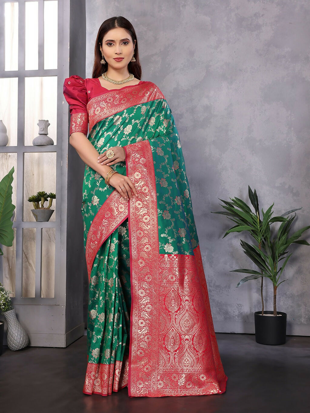 Joban Fashion Banarasi Green Woven Soft Silk Saree